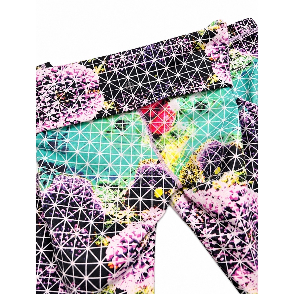 LULULEMON Rare Wunder Under Crop II Full-On Luon (Roll Down) in Paradise Grid